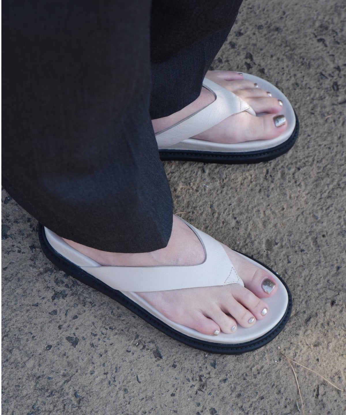 CAMINANDO/カミナンド　 THONG SLIDES トングスライド