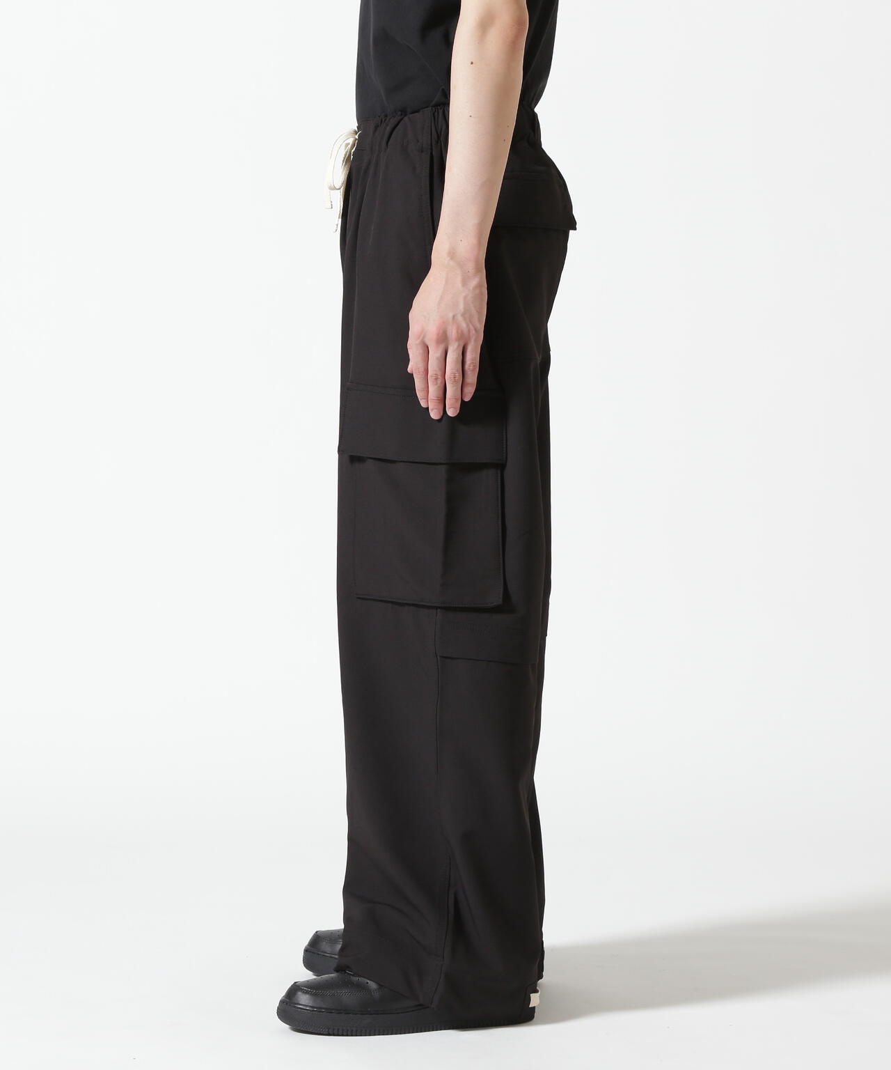 B omnivore/ビーオムニボー  STRETCH POLYESTER CARGO PANTS