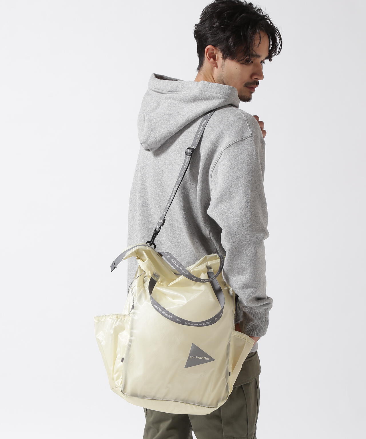 and wander/アンドワンダー  sil tote bag