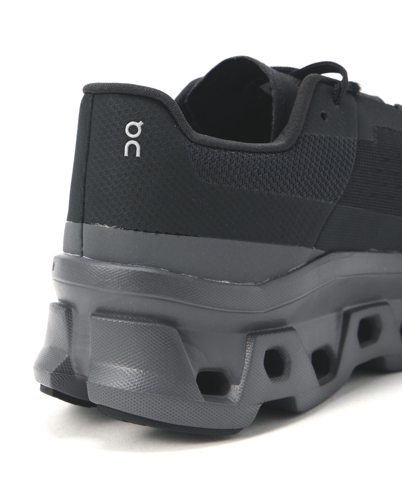 On/オン　Women's Cloudmonster ウィメンズクラウドモンスター