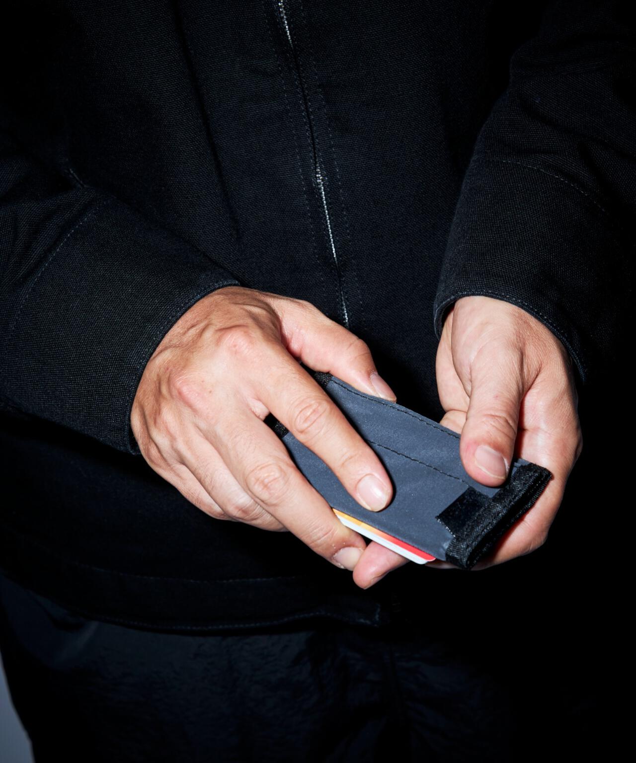PACKING/パッキング　BLACK REFLECTIVE WALLET