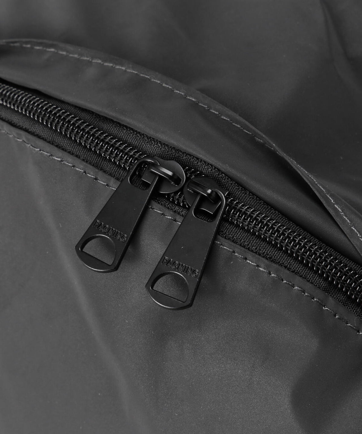 PACKING/パッキング　BLACK REFLECTIVE BACKPACK