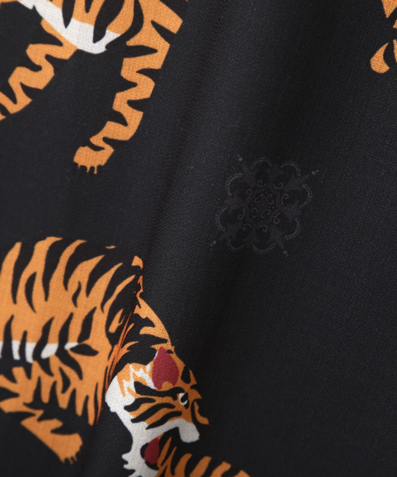 B omnivore/ビーオムニボー　TIGER S/S SHIRT