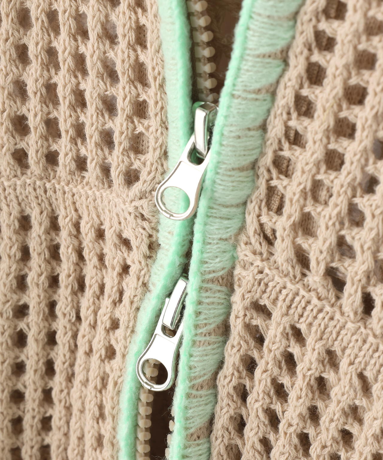 B omnivore/ビーオムニボー　HAND - STITCH MESH HOODIE