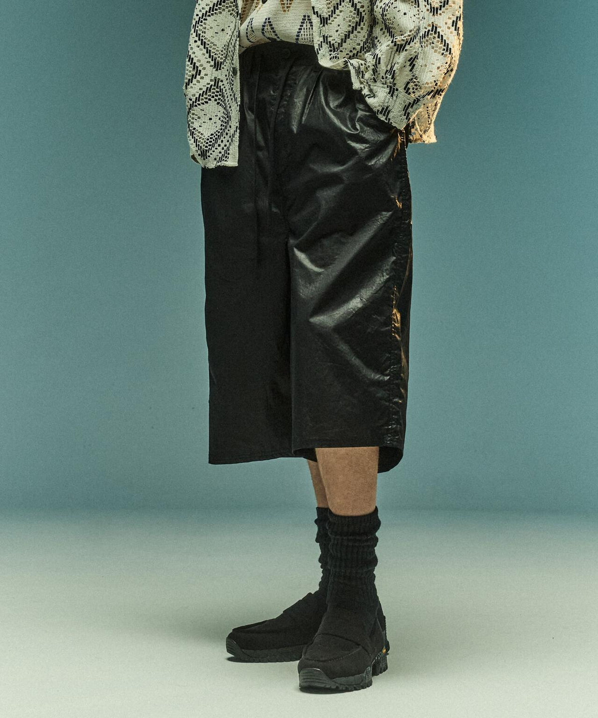 B omnivore/ビーオムニボー　PAPER SHORTS