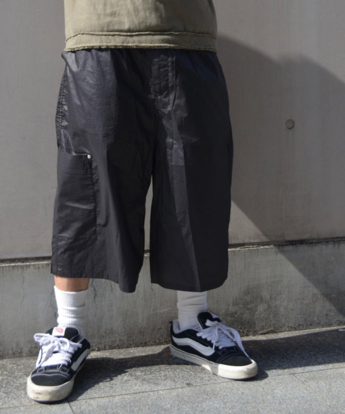 B omnivore/ビーオムニボー　PAPER SHORTS