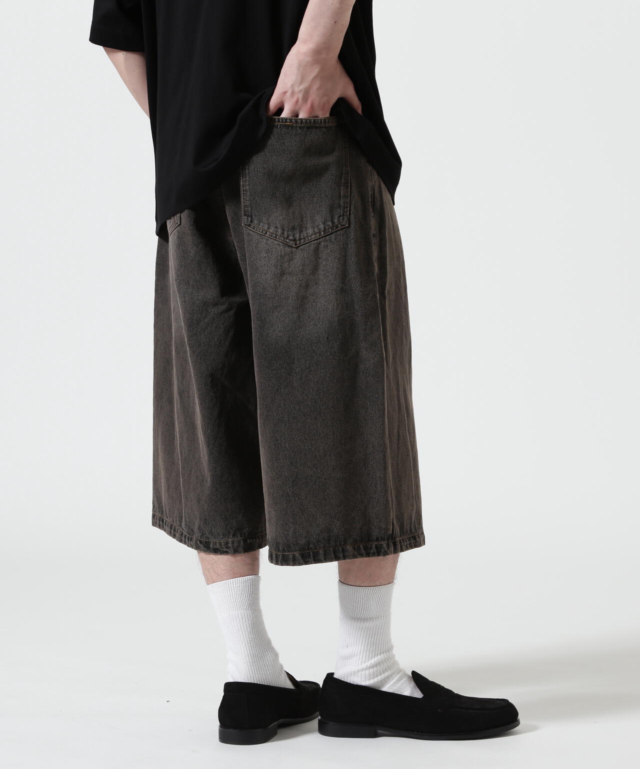 B omnivore/ビーオムニボー　TUCK DENIM SHORTS タックデニムショーツ