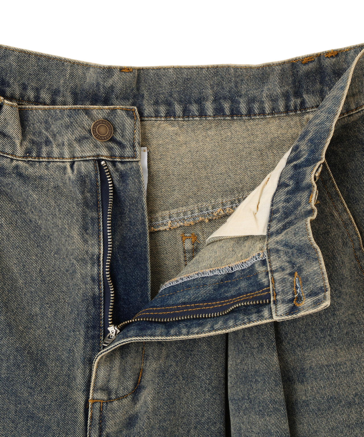 B omnivore/ビーオムニボー　TUCK DENIM SHORTS タックデニムショーツ