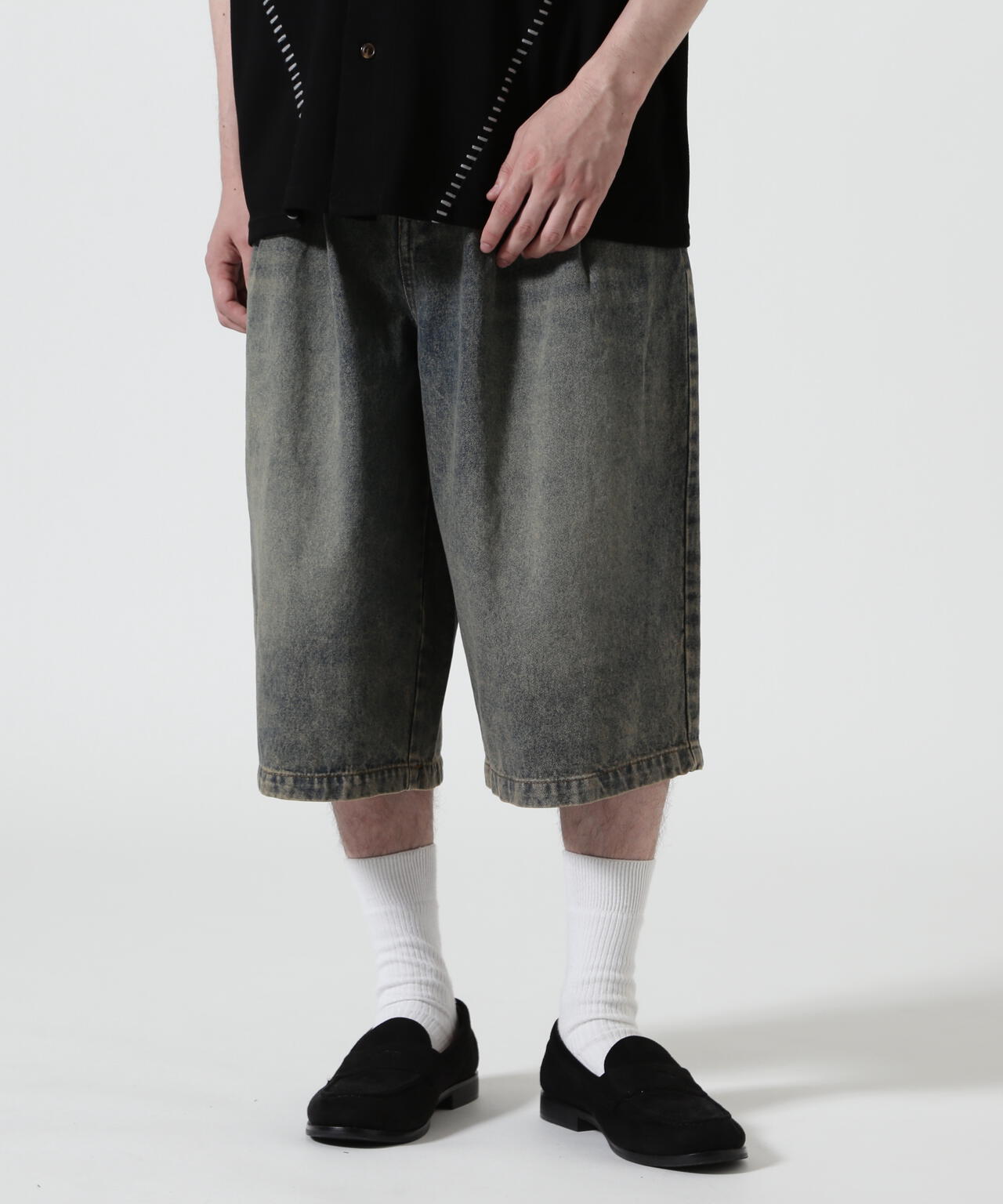 B omnivore/ビーオムニボー　TUCK DENIM SHORTS タックデニムショーツ