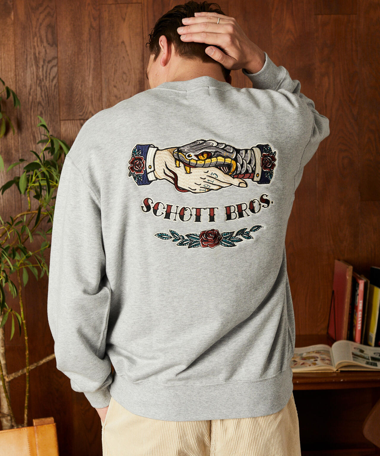 SHAKE HAND SNAKE CREW SWEAT/シェイクハンドスネーク クルースウェット