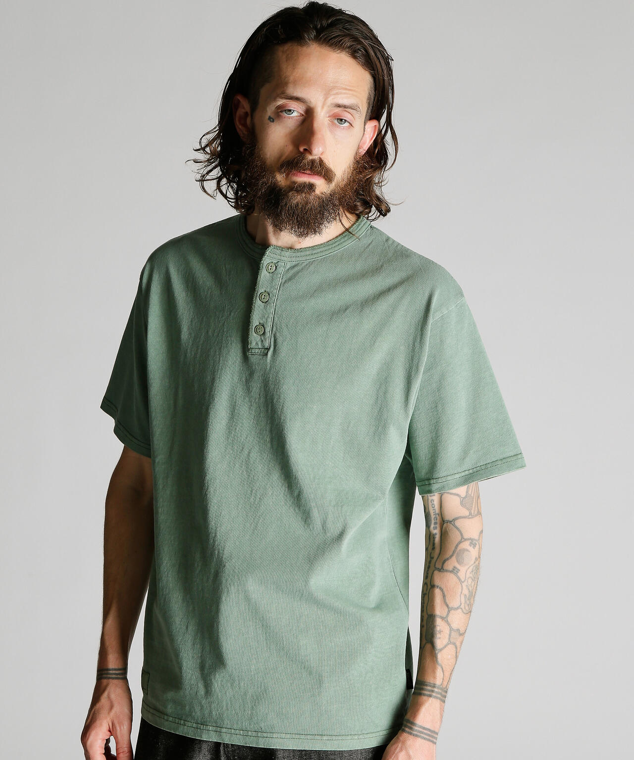 PIGMENT O/D SS HENLEY NECK T-SHIRT/ピグメント オーバーダイ ヘンリーネック Tシャツ
