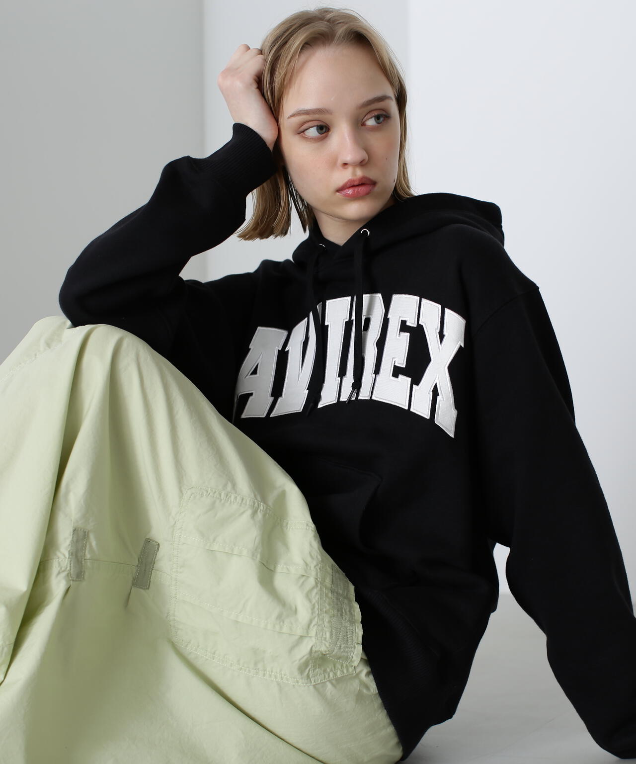 《DAILY/デイリー》PULLOVER SWEAT PARKA LOGO / プルオーバー スウェット パーカー ロゴ / AVIREX