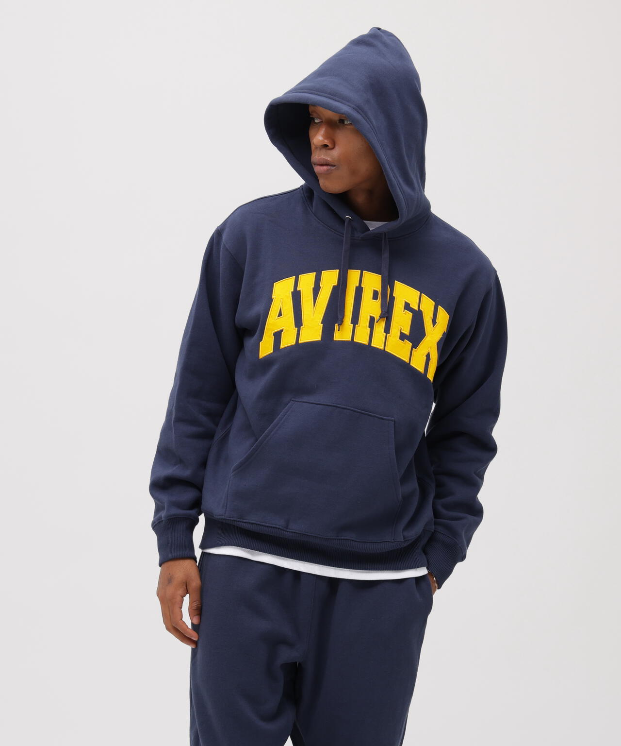 《DAILY/デイリー》PULLOVER SWEAT PARKA LOGO / プルオーバー スウェット パーカー ロゴ / AVIREX