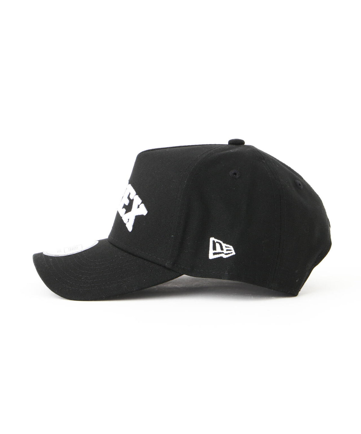 《AVIREX × NEWERA》9FORTY A-FRAME LOGO CAP ADJUSTABLE / 9フォーティー Aフレーム ロゴ