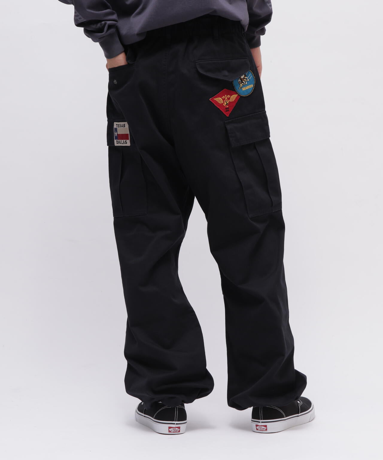 《直営店限定》TOP GUN WAPPEN CARGO PANTS / トップガン ワッペン カーゴパンツ / AVIREX