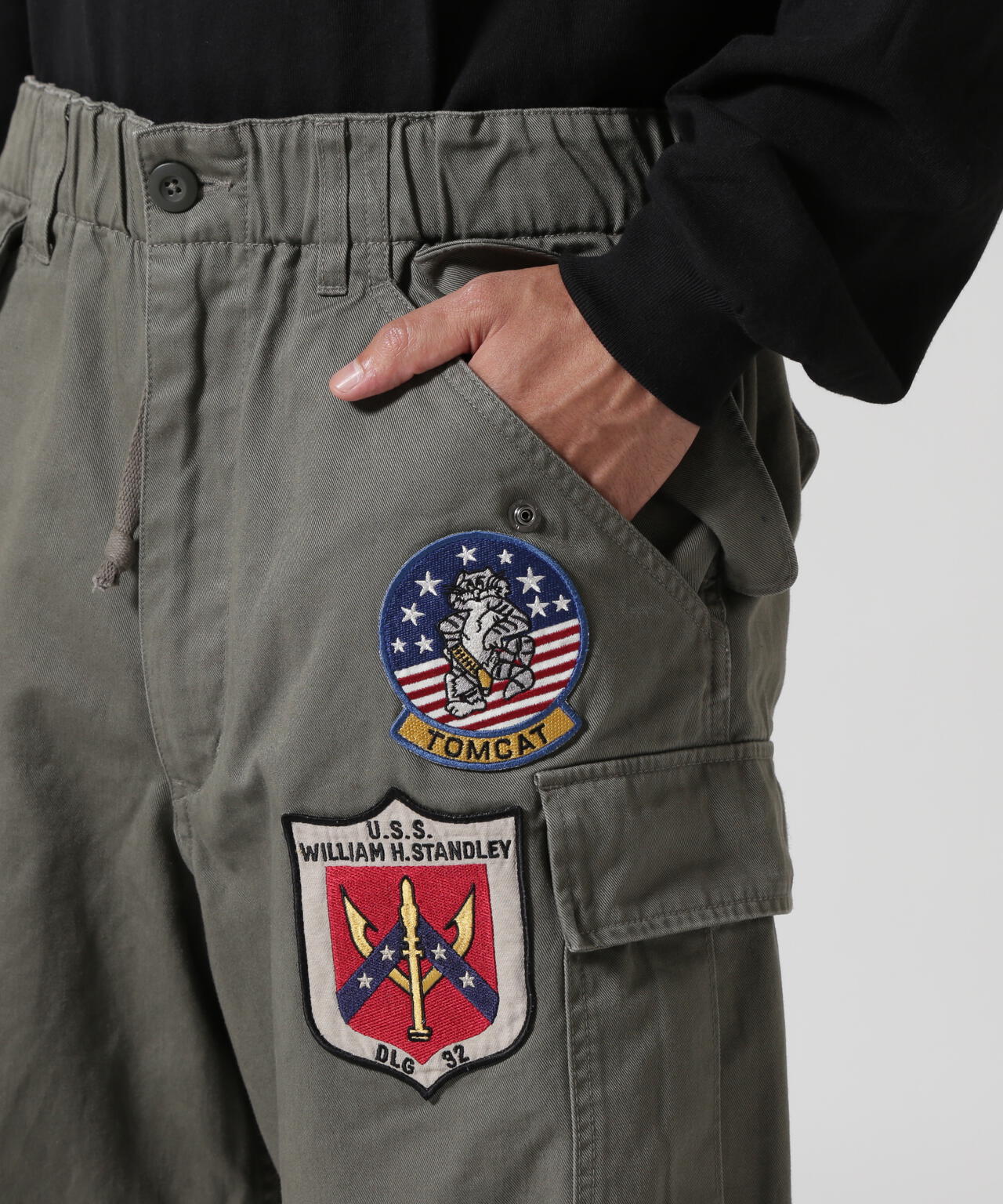 《直営店限定》TOP GUN WAPPEN CARGO PANTS / トップガン ワッペン カーゴパンツ / AVIREX