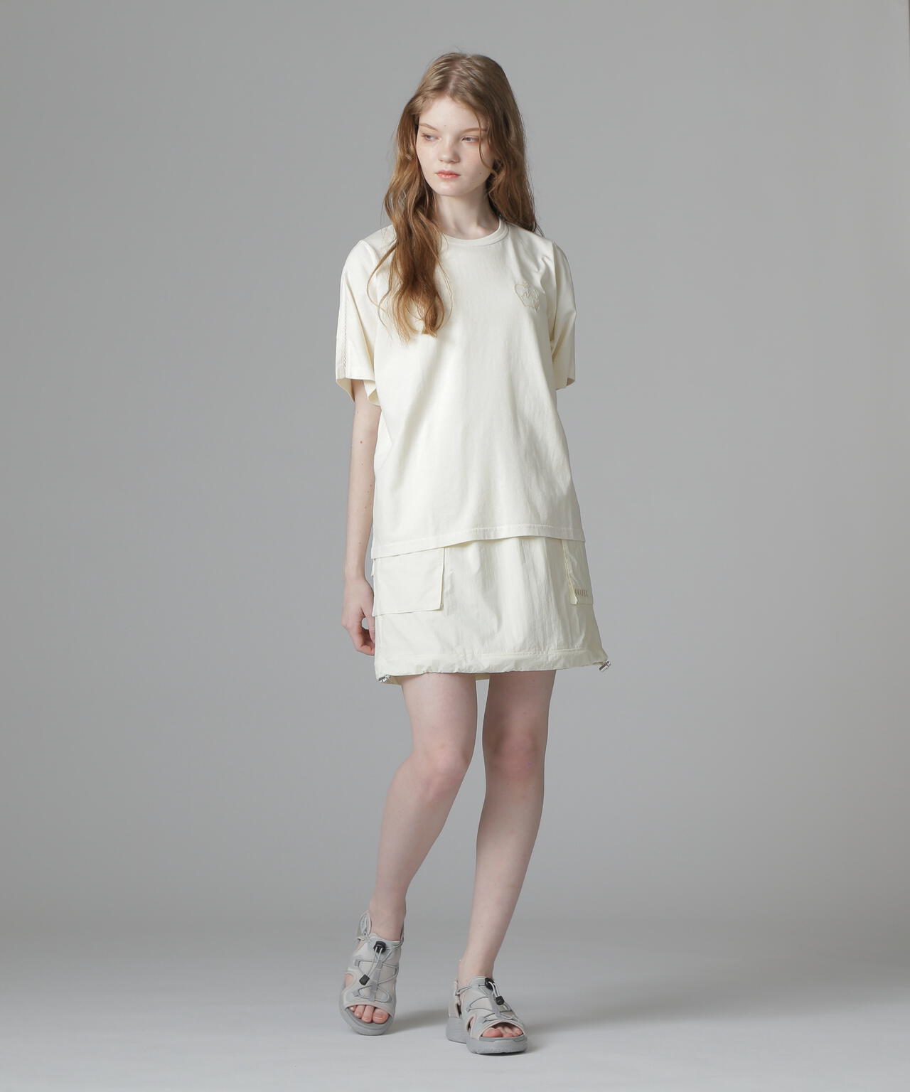 《直営店限定》LACE DETAILS EMBROIDERY T-SHIRT/レースディテール刺繍Tシャツ