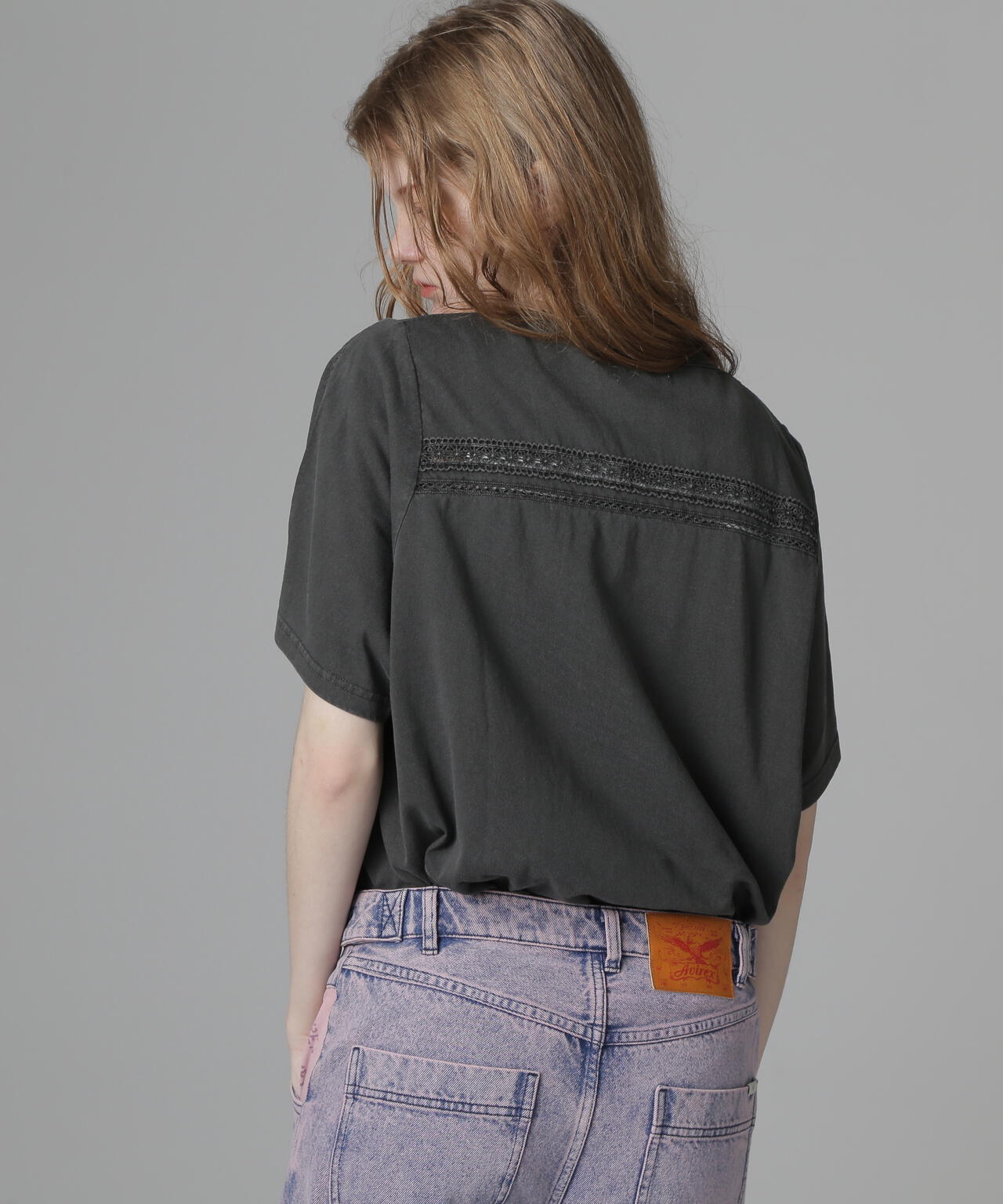 《直営店限定》LACE DETAILS EMBROIDERY T-SHIRT/レースディテール刺繍Tシャツ