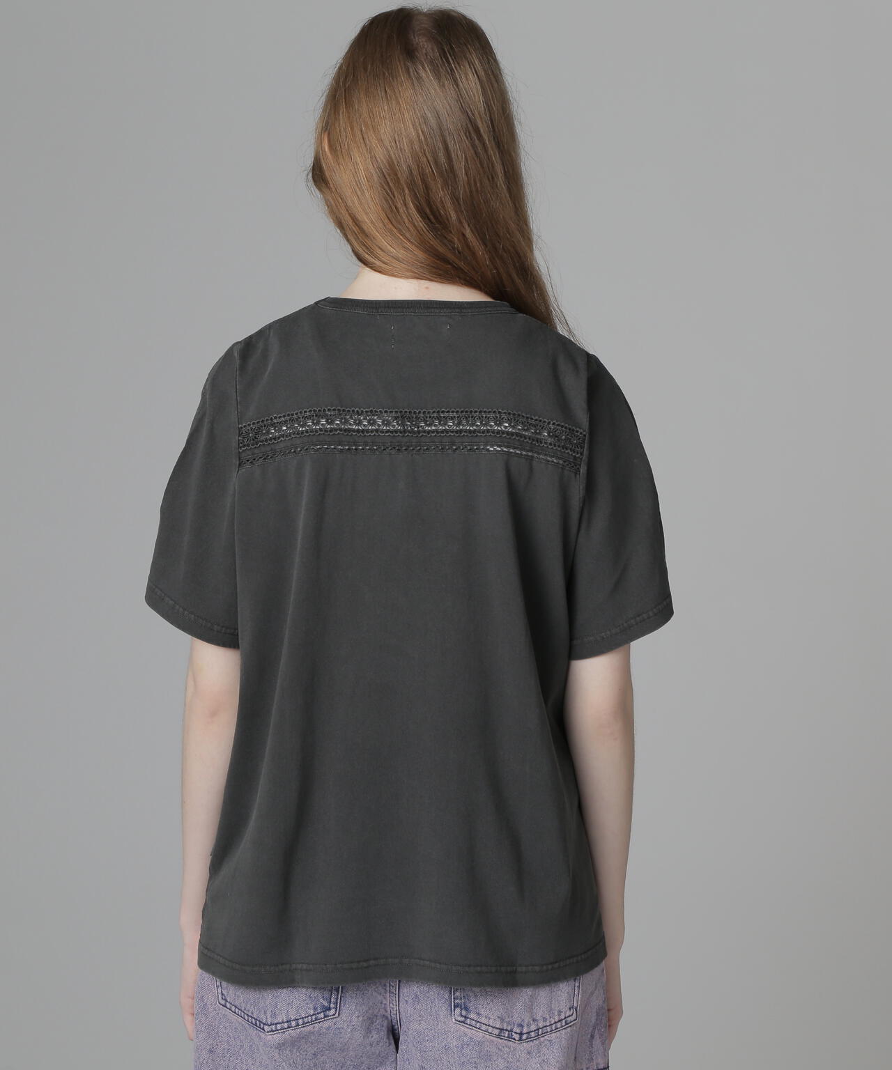 《直営店限定》LACE DETAILS EMBROIDERY T-SHIRT/レースディテール刺繍Tシャツ