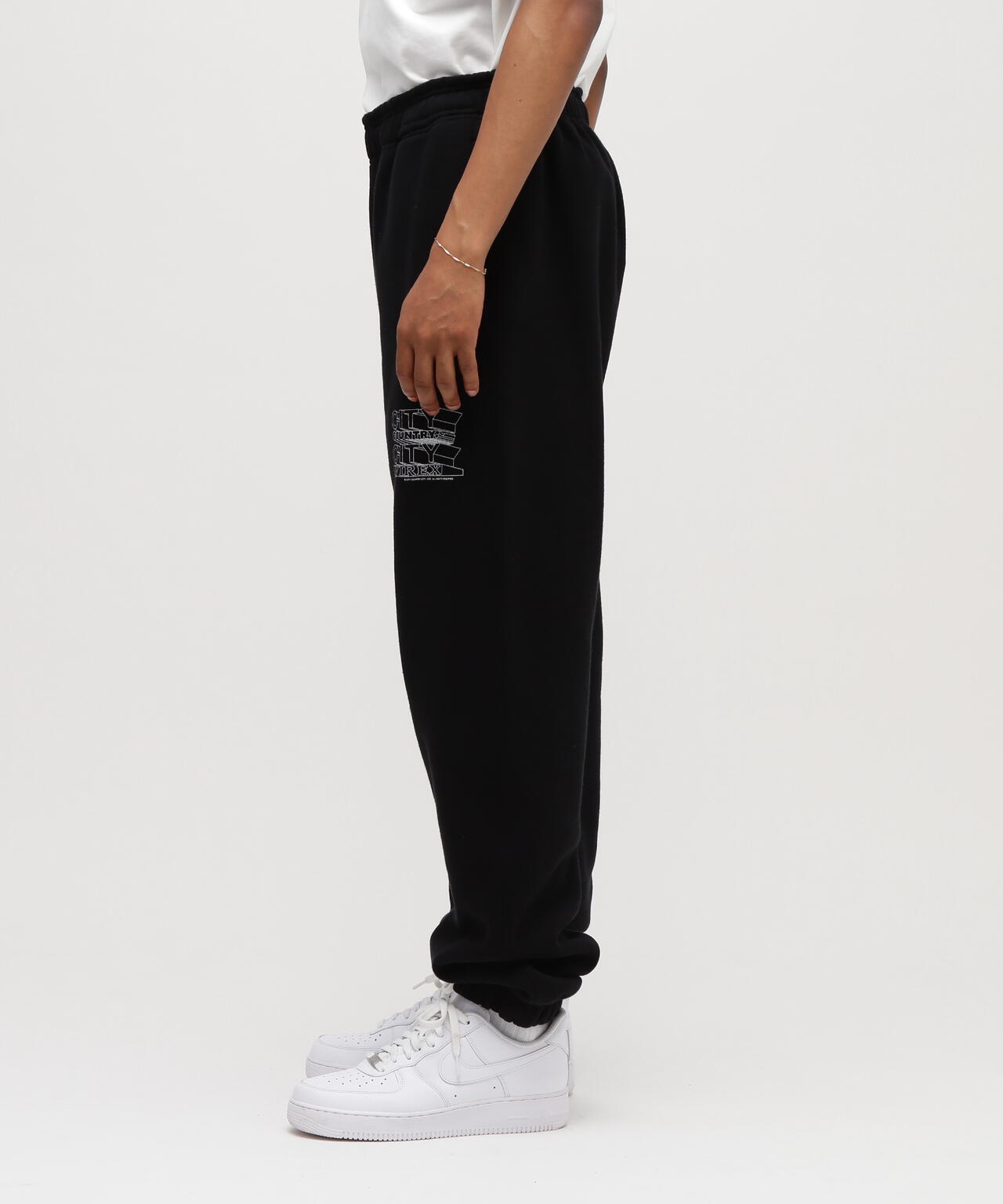《AVIREX × CITY COUNTRY CITY》SIGNATURE SWEAT PANTS