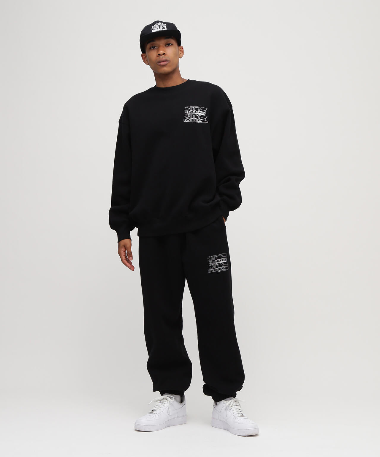 《AVIREX × CITY COUNTRY CITY》SIGNATURE CREW SWEAT