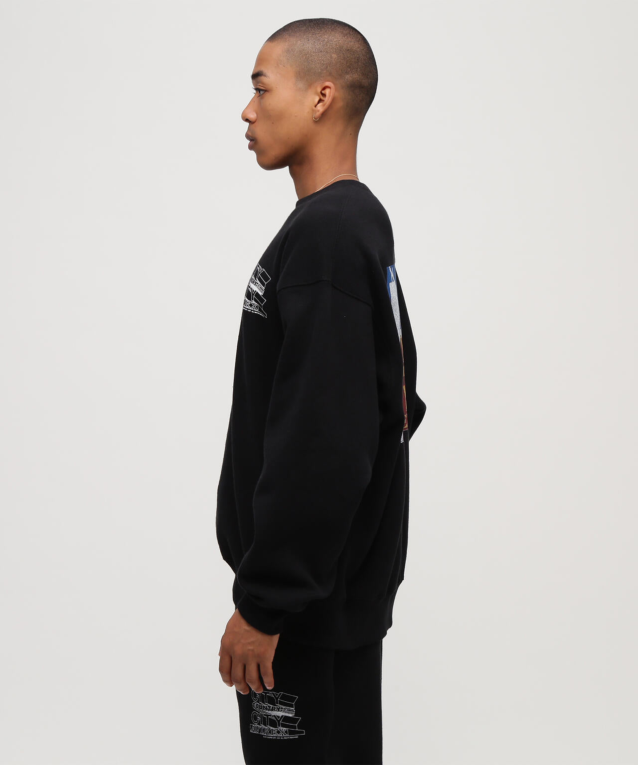 《AVIREX × CITY COUNTRY CITY》SIGNATURE CREW SWEAT