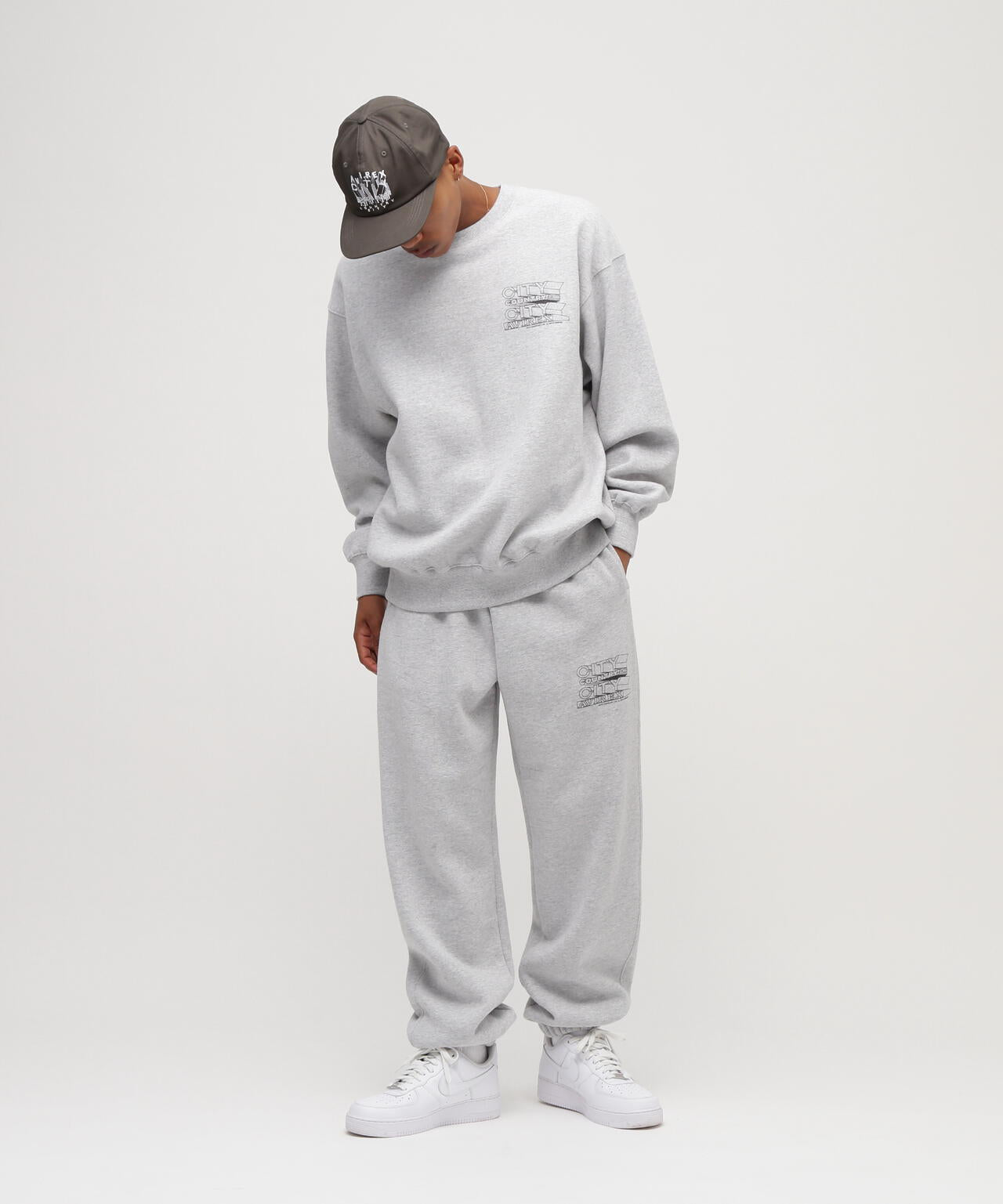 《AVIREX × CITY COUNTRY CITY》SIGNATURE CREW SWEAT