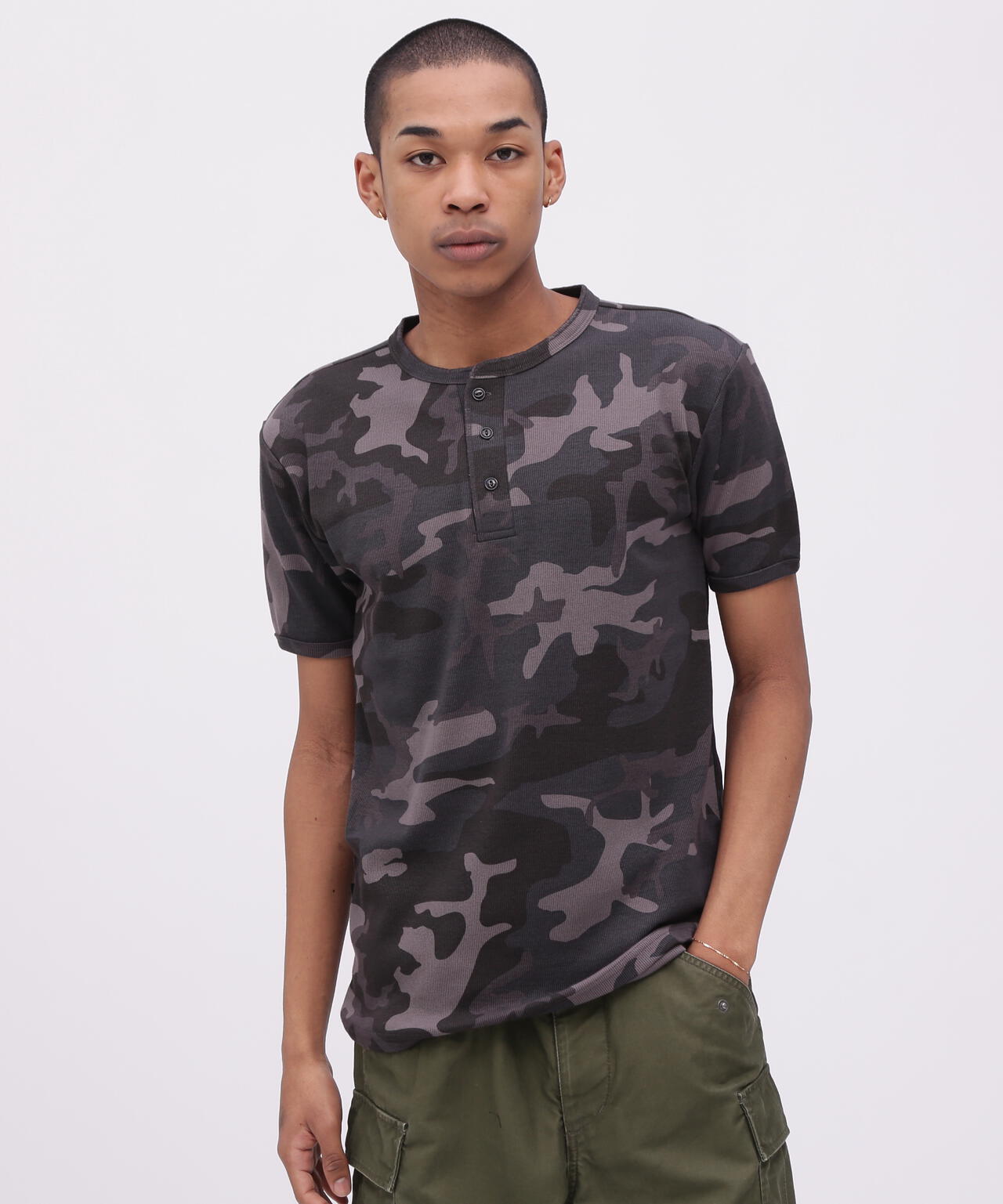 《DAILY/デイリー》RIB S/S HENLEY NECK T-SHIRT ”CAMOUFLAGE”