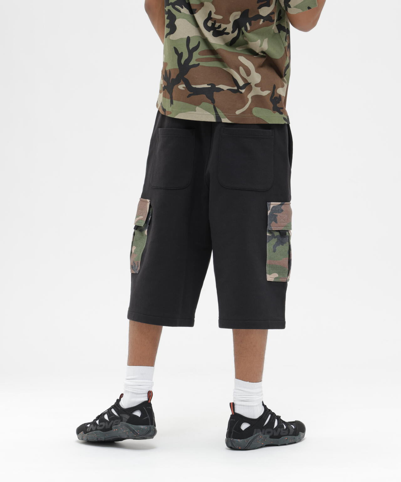 SWEAT CAMO CARGO SHORTS