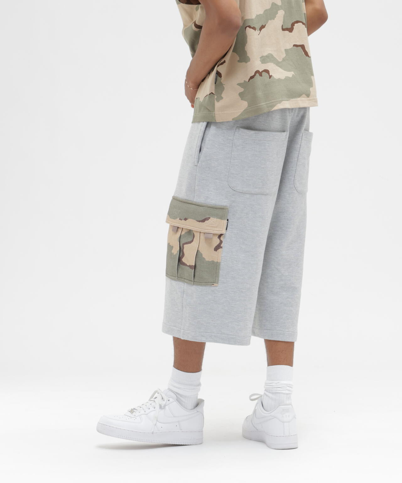 SWEAT CAMO CARGO SHORTS