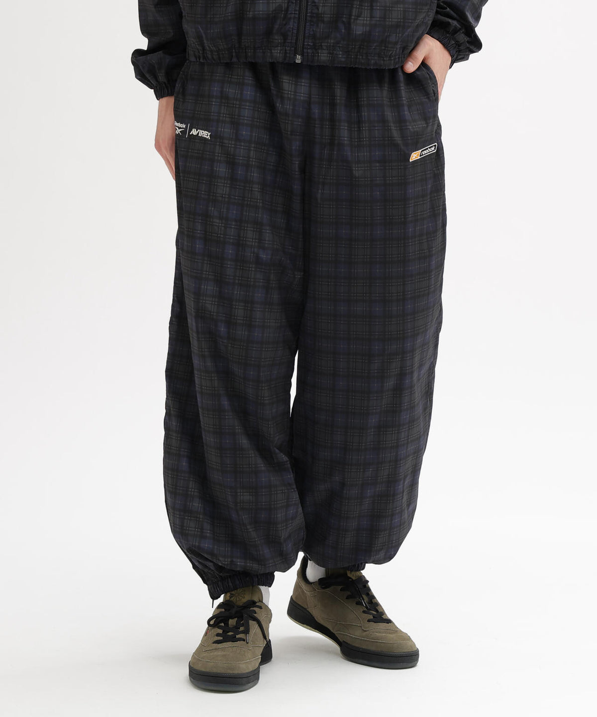 《AVIREX × Reebok》TRAINING PANTS ”MODERN SAGE COLLECTION”