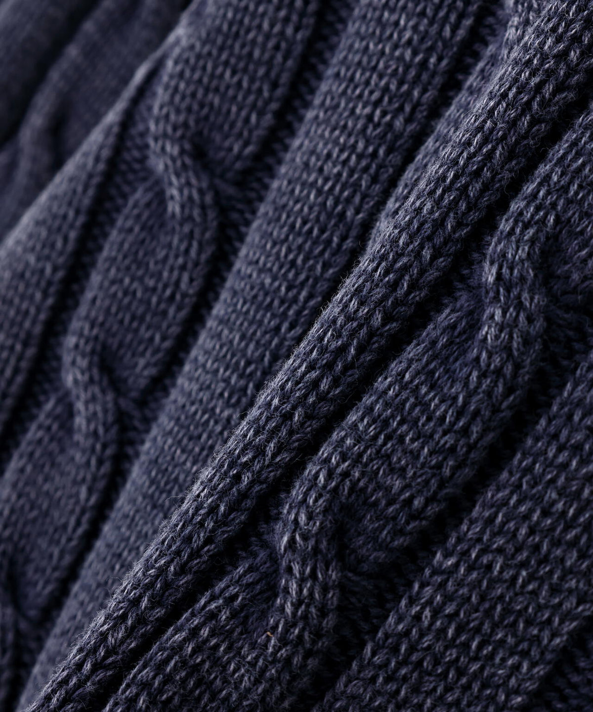 《直営店限定》COTTON ZIP CABLE KNIT