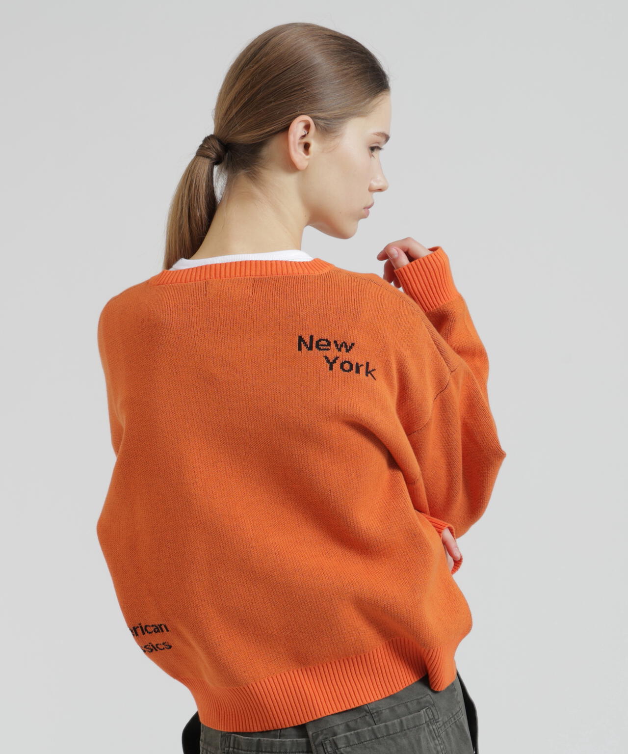 【直営店限定】LOGO JACQUARD AND EMBROIDERY TOPS