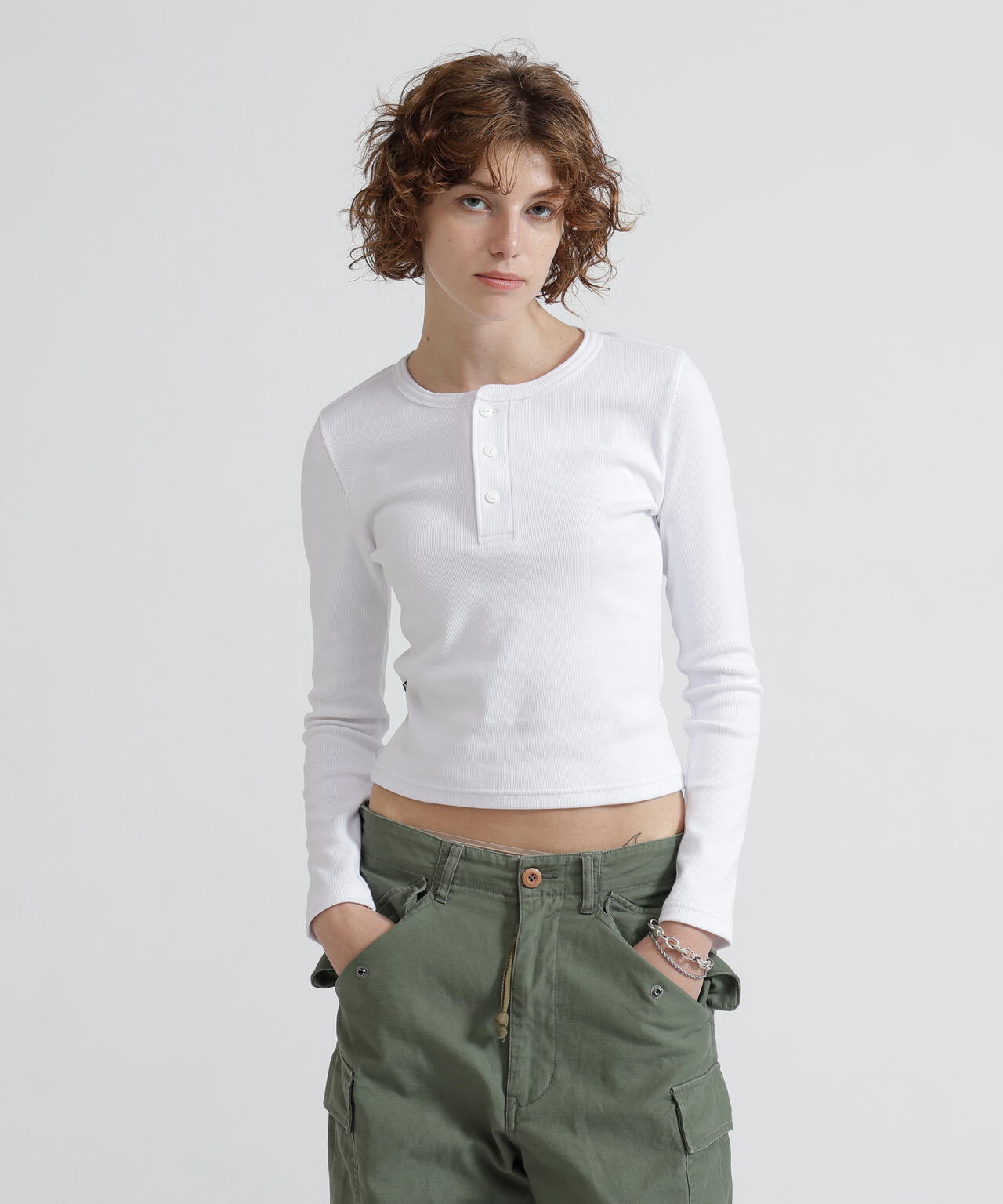 《DAILY/デイリー/WOMAN》L/S HENLEY NECK T-SHIRT