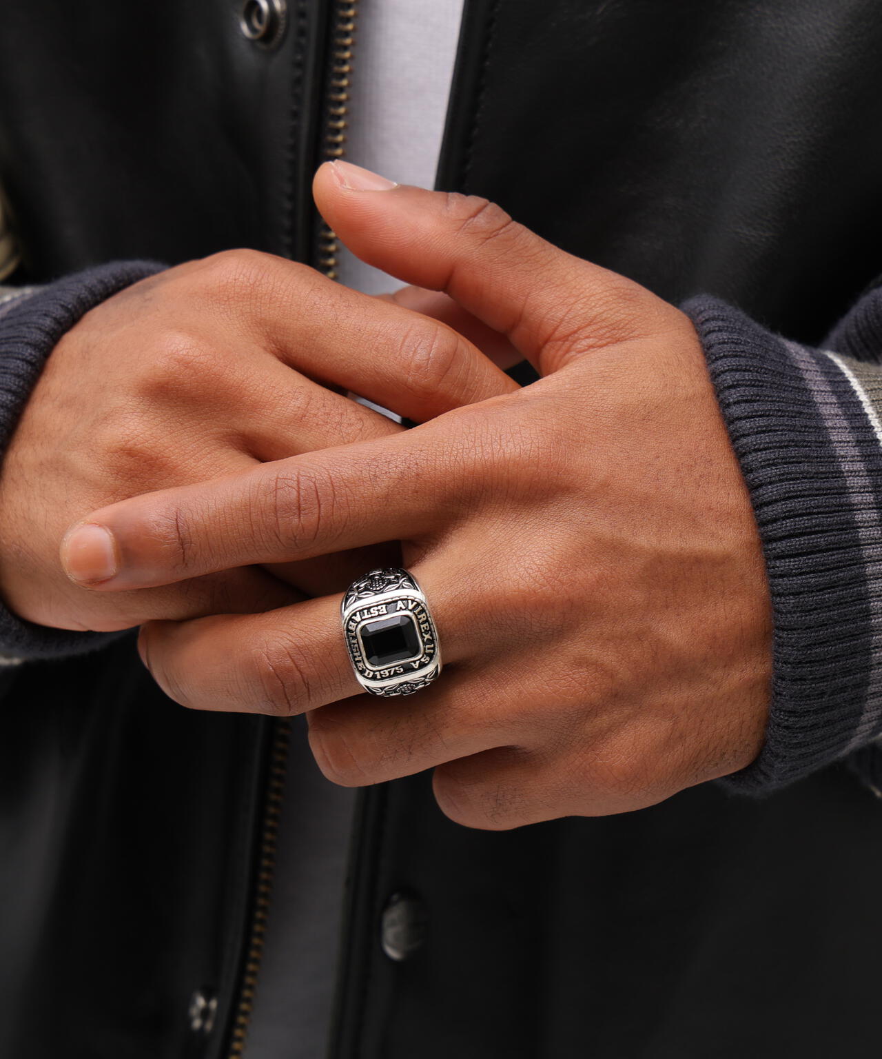 《AVIREX by J.H.M CO.，LTD.》STERLING SILVER COLLEGE RING ONYX ”USAF”
