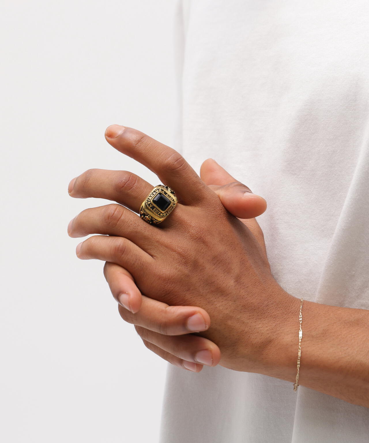 《AVIREX by J.H.M CO.，LTD.》BRASS COLLEGE RING WITH ONYX ”USN”