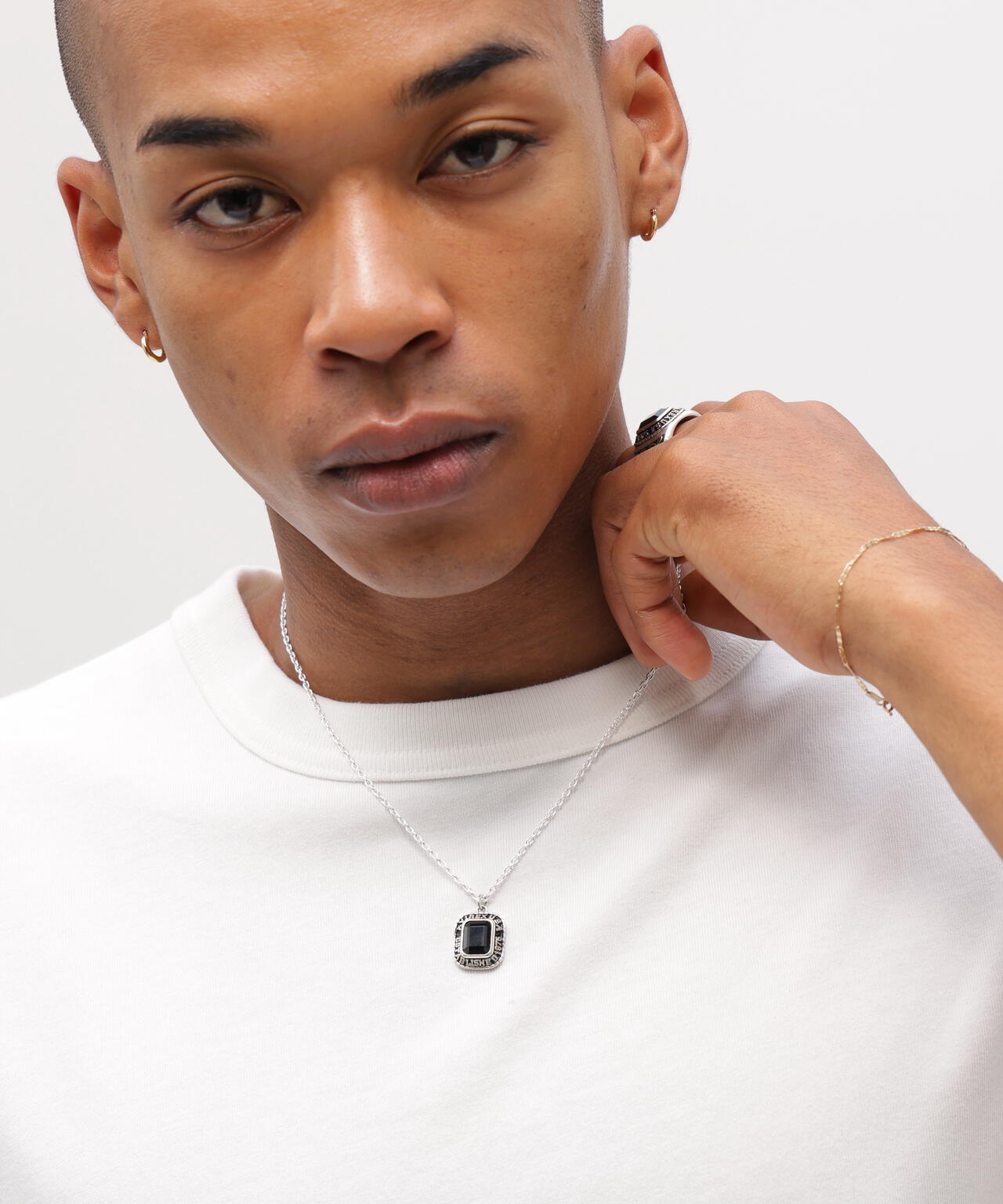 《AVIREX by J.H.M CO.，LTD.》STERLING SILVER COLLEGE NECKLACE ONYX ”USAF”