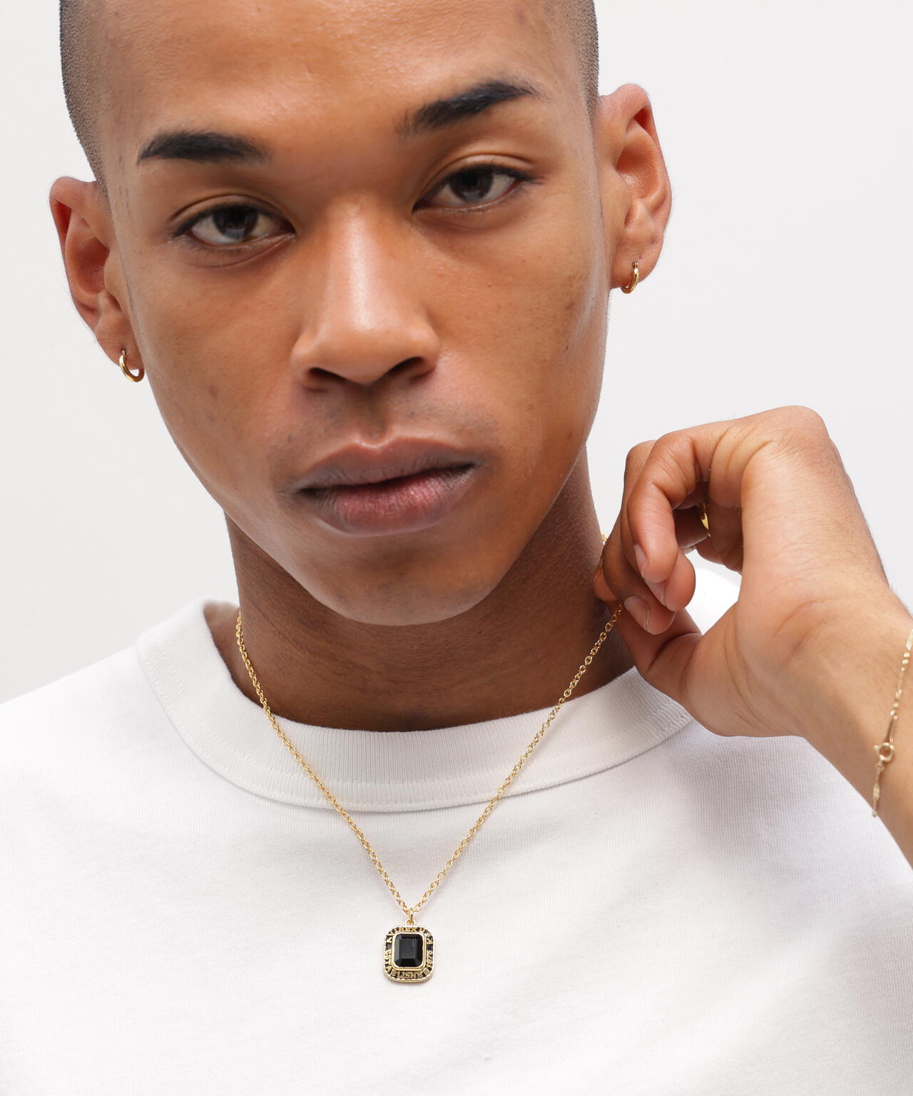 《AVIREX by J.H.M CO.，LTD.》BLASS COLLEGE NECKLACE WITH ONYX ”USN”