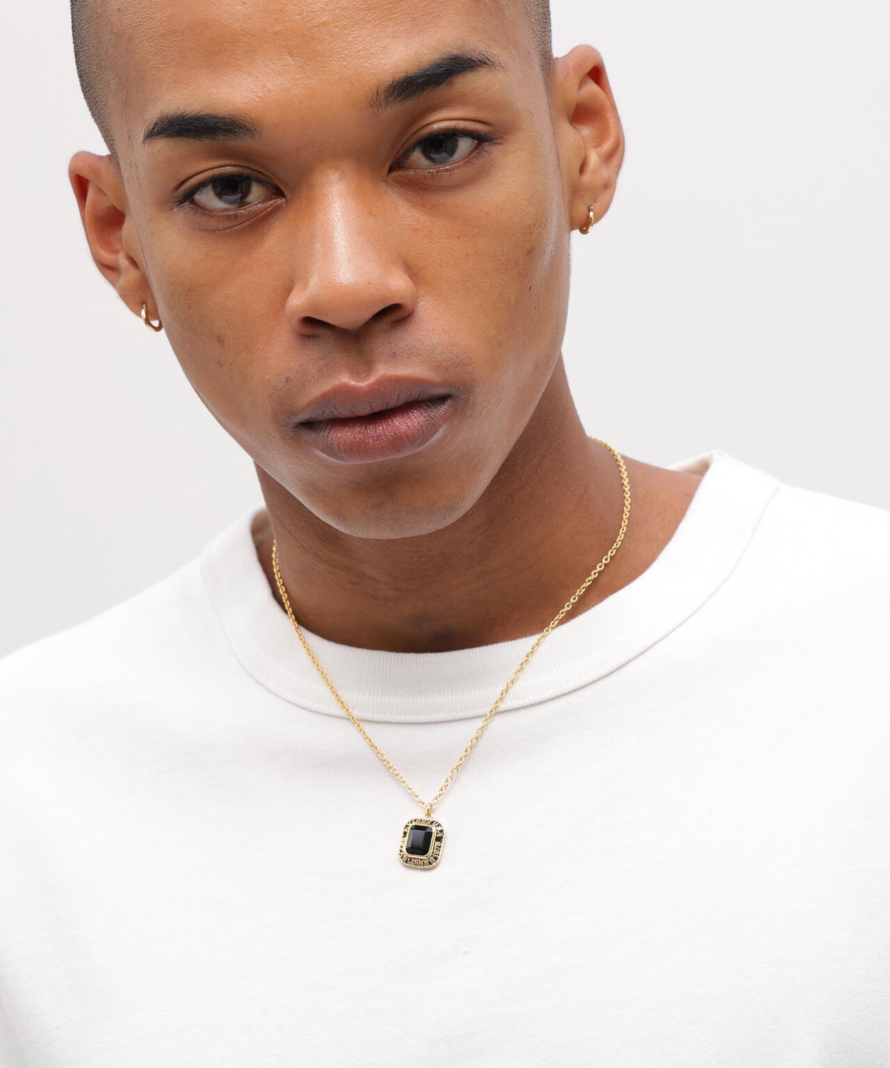 《AVIREX by J.H.M CO.，LTD.》BLASS COLLEGE NECKLACE WITH ONYX ”USN”