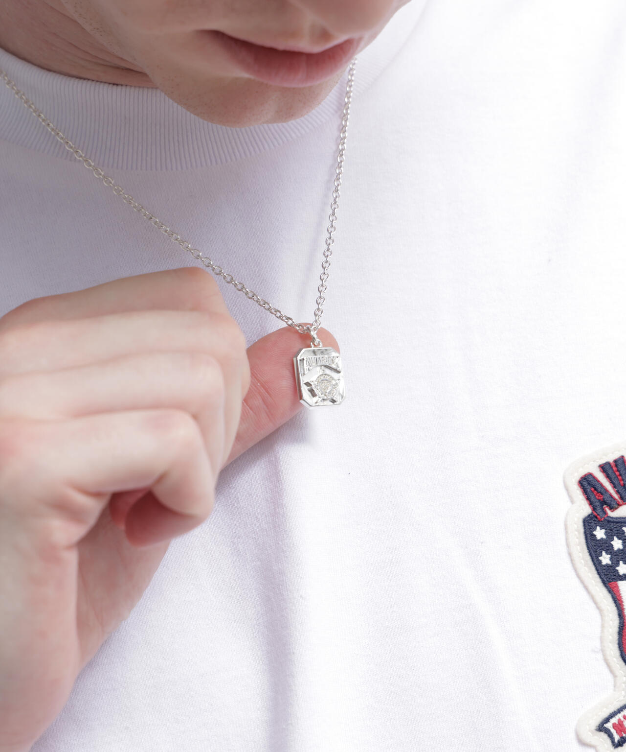 《AVIREX by J.H.M CO.，LTD.》VARSITY ARCHIVES WILD BEAR NECKLESS