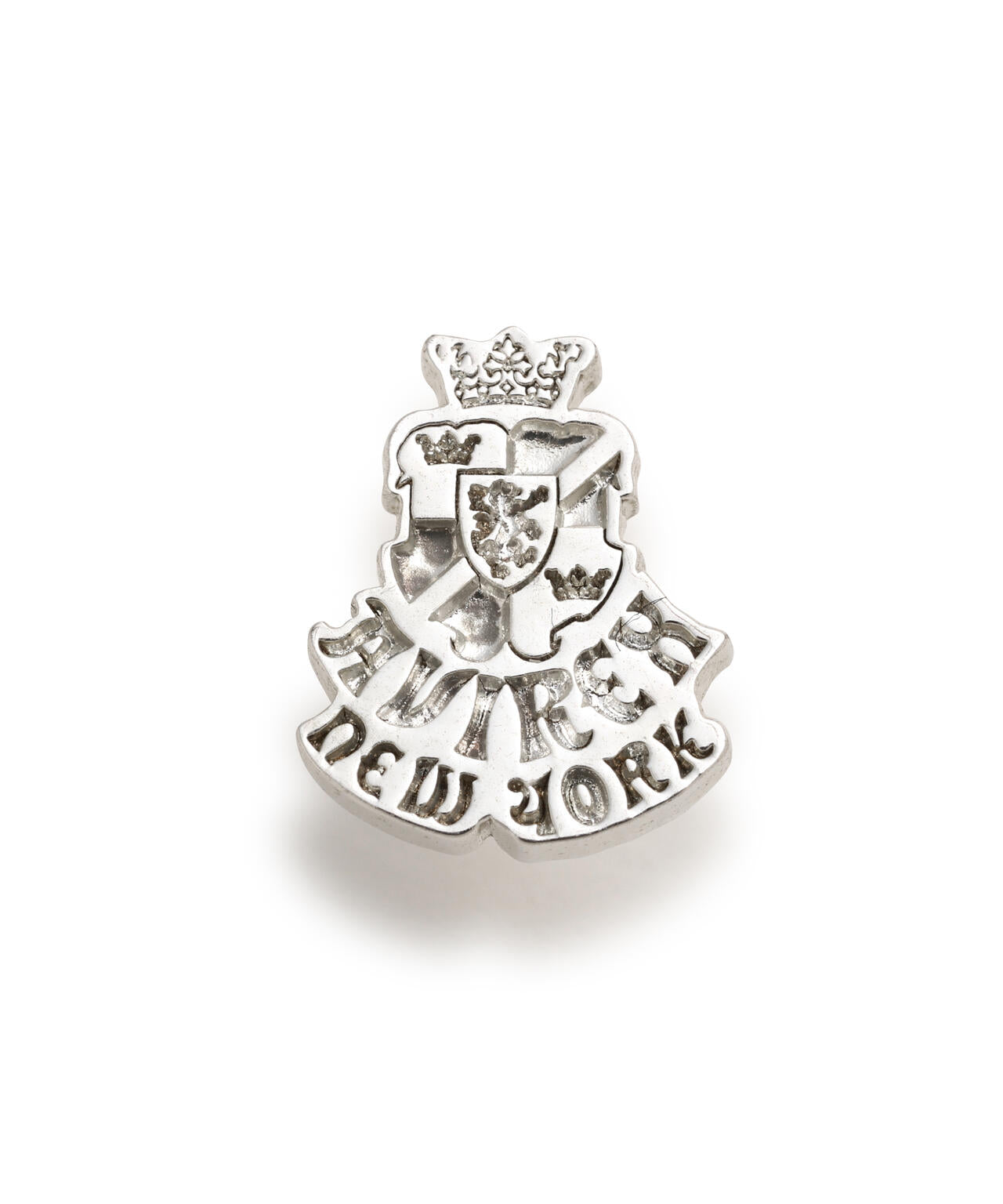 《AVIREX by J.H.M CO.，LTD.》VARSITY ARCHIVES CROWN & LION PIERCE