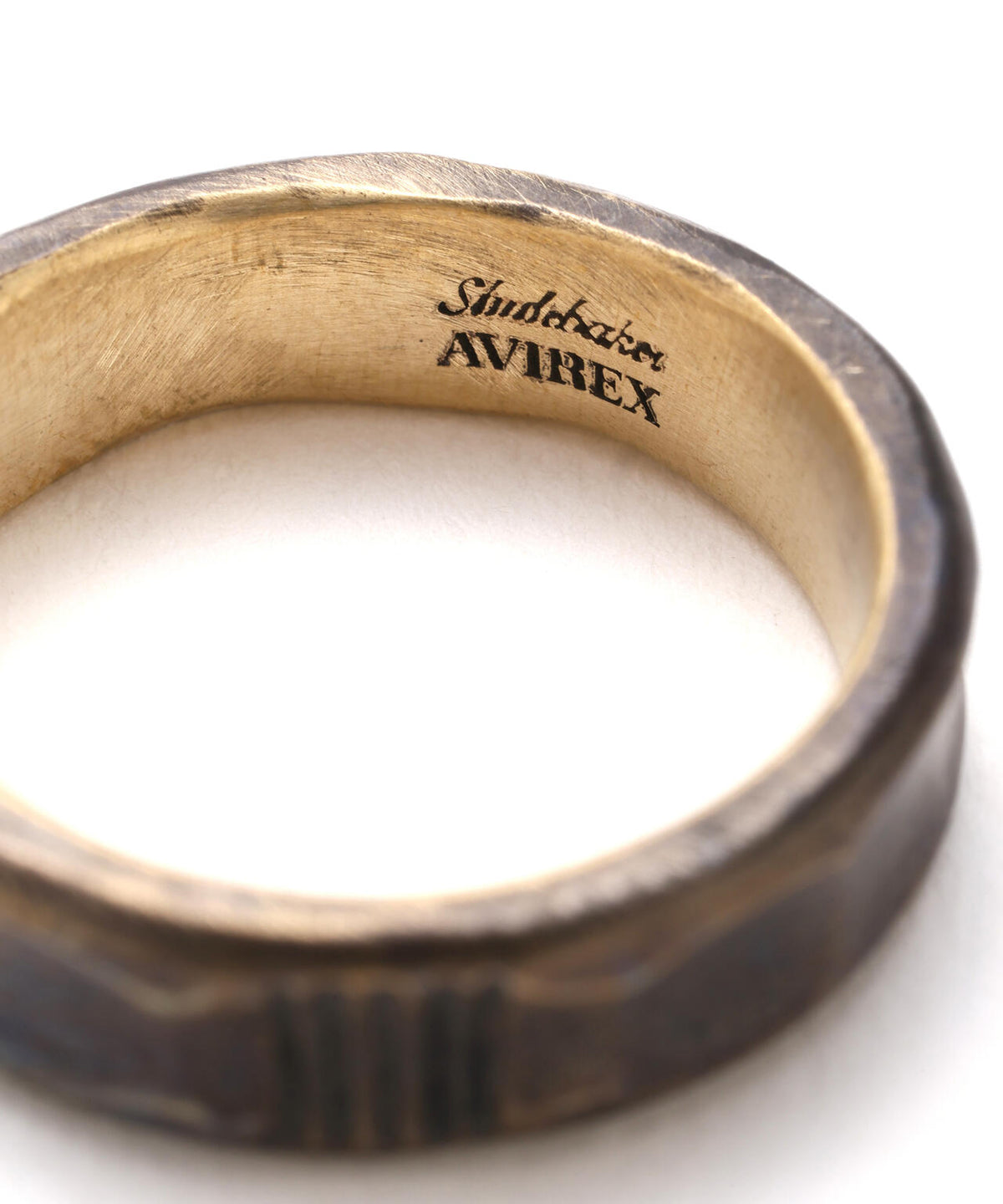 《AVIREX × STUDEBAKER METALS》TRENCH RING 5LINE ”BRASS PATINA”