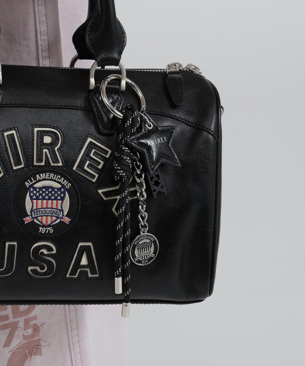 《直営店限定》VARSITY STAR KEY CHARM