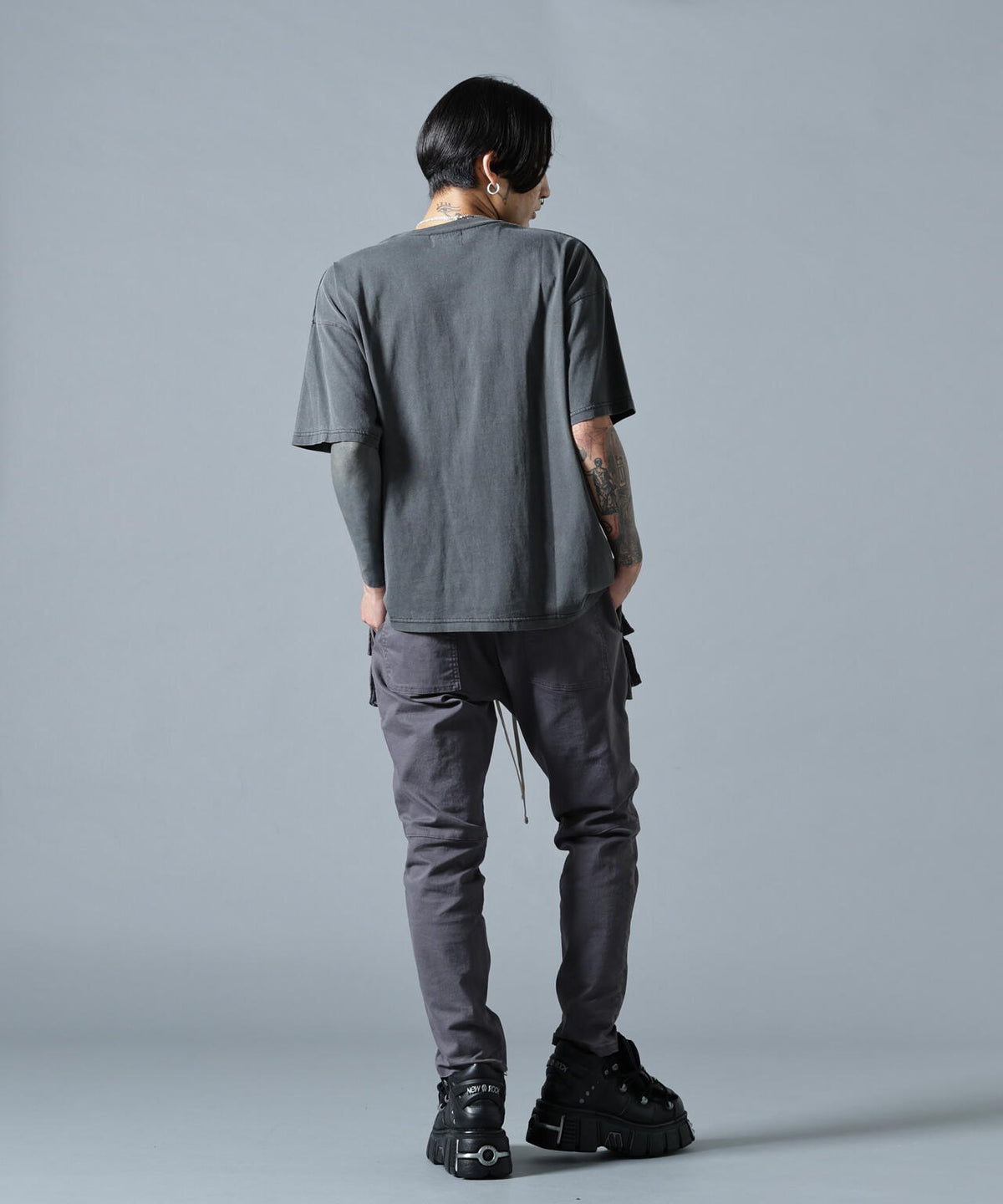 180cm B:87 W:66 H:84 着用サイズ：L