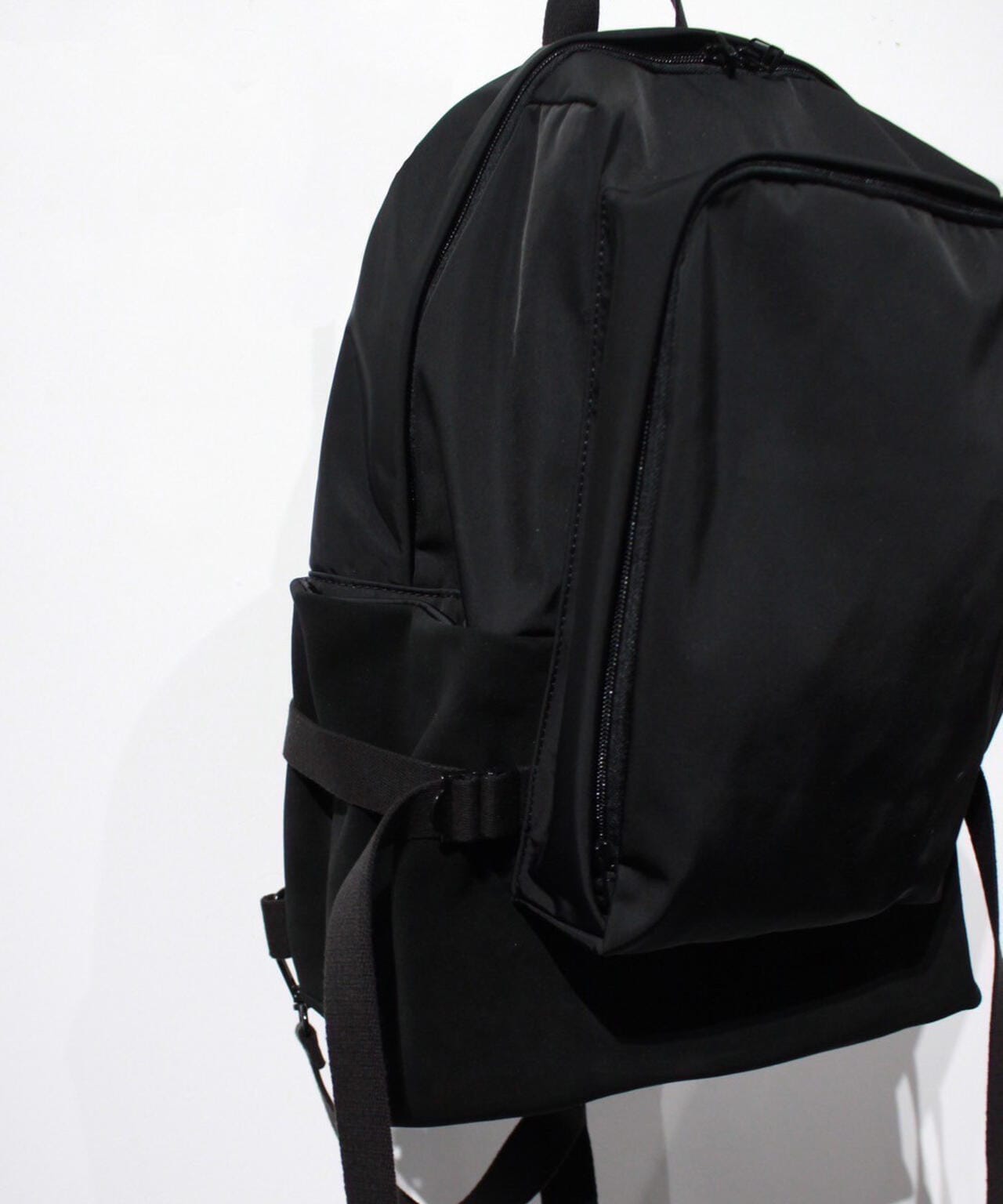 soe/ソーイ/【LHP EXCLUSIVE】LEATHER ONE SHOULDER B.P