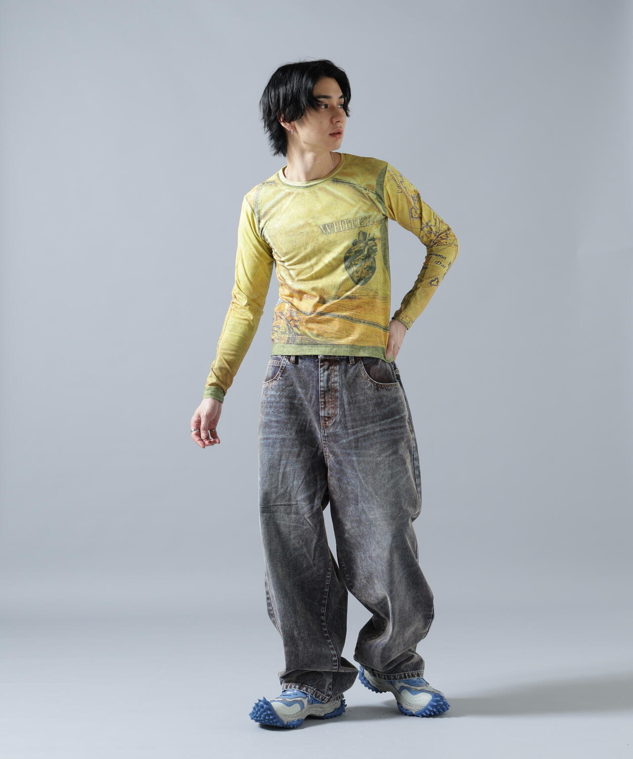 H:180cm C:88cm W:69cm H:90cm 着用サイズ：F