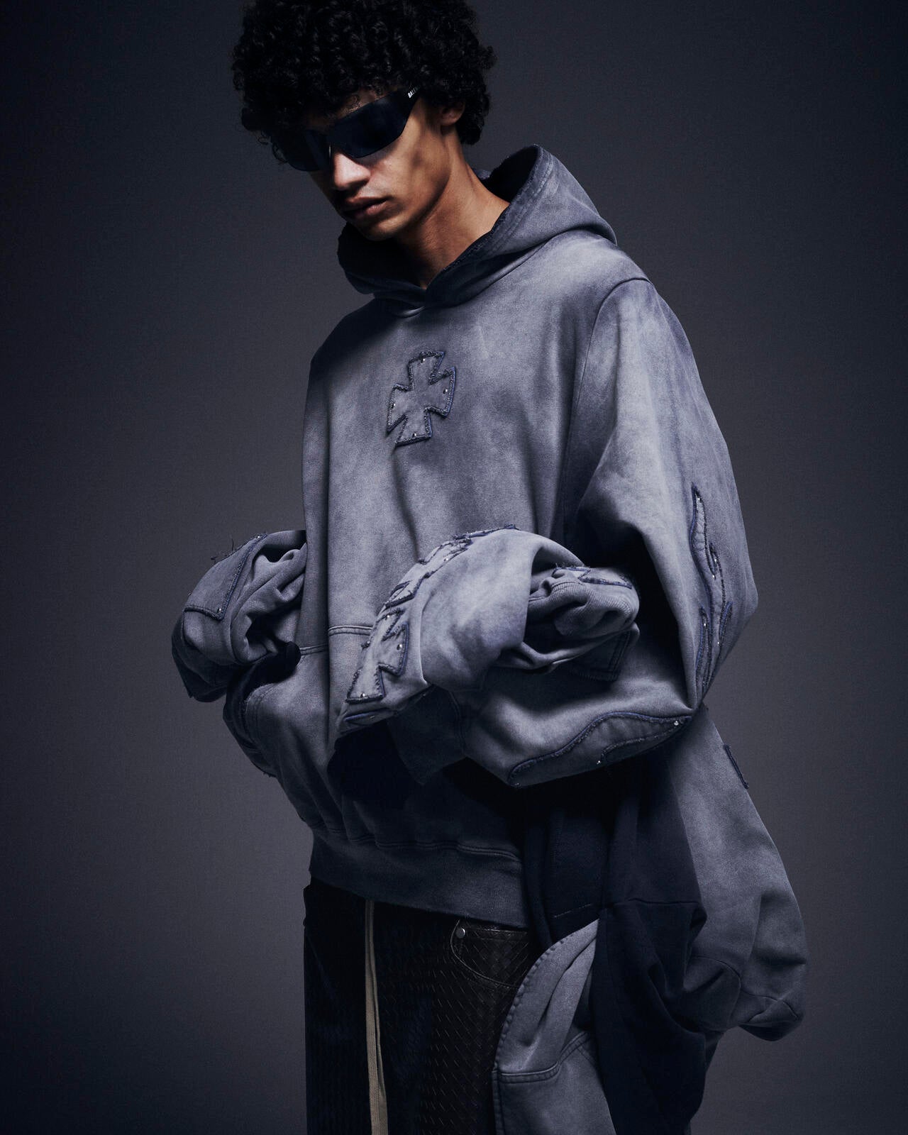 DankeSchon/ダンケシェーン/SPRAY PIGMENT SWEAT HOODIE IRON