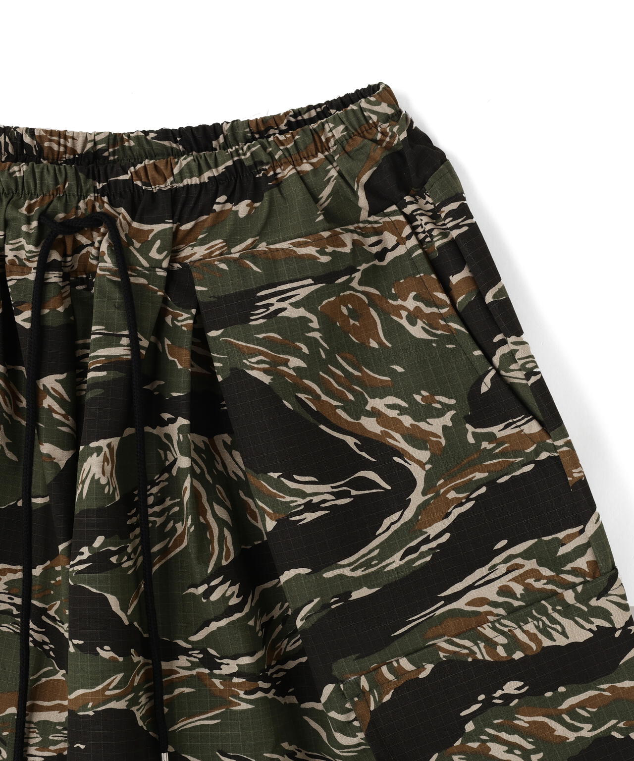 Torenia/トレニア/Camo Short Pants