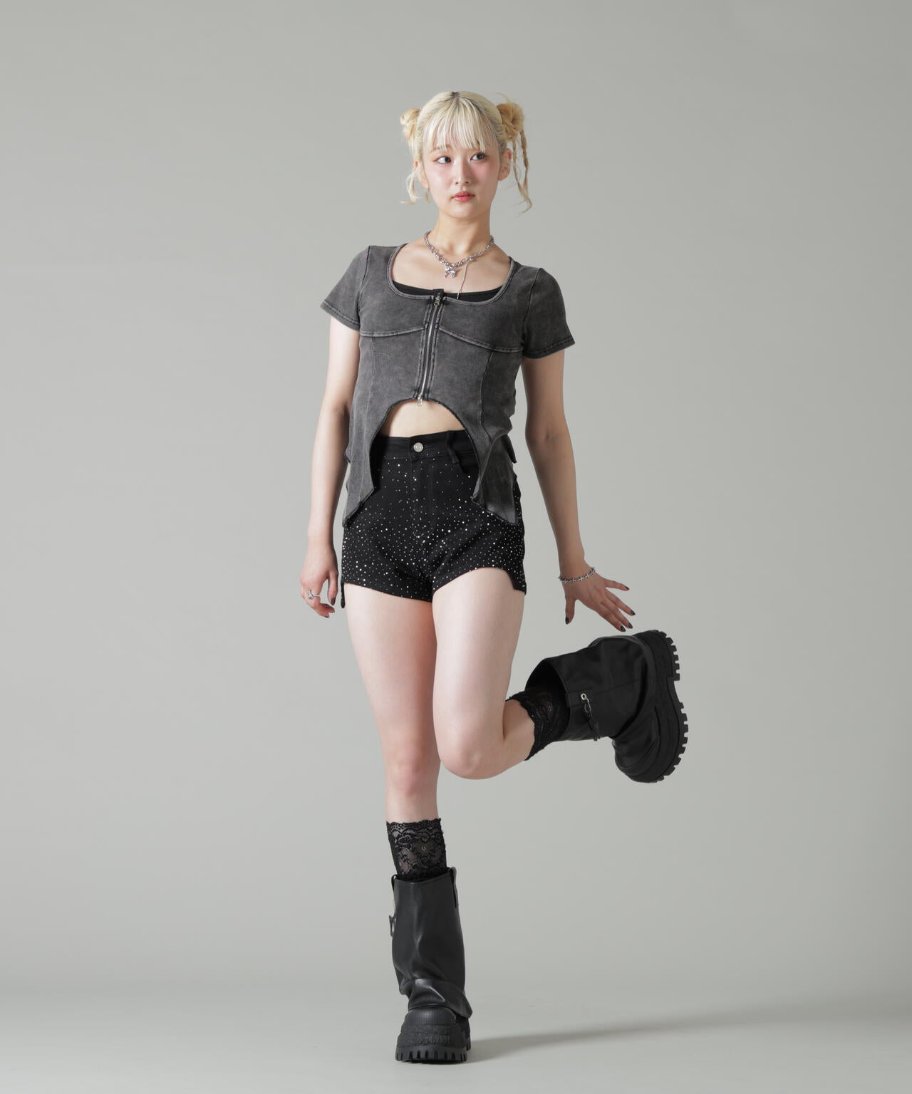 MAVYTH/メヴィス/RHINESTONE FADED DENIM SHORTS