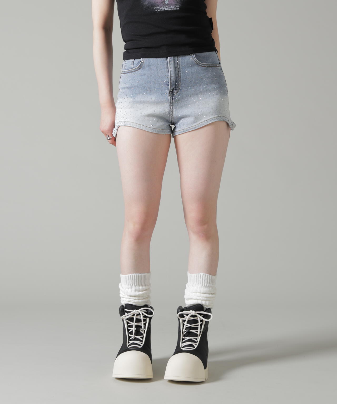 MAVYTH/メヴィス/RHINESTONE FADED DENIM SHORTS